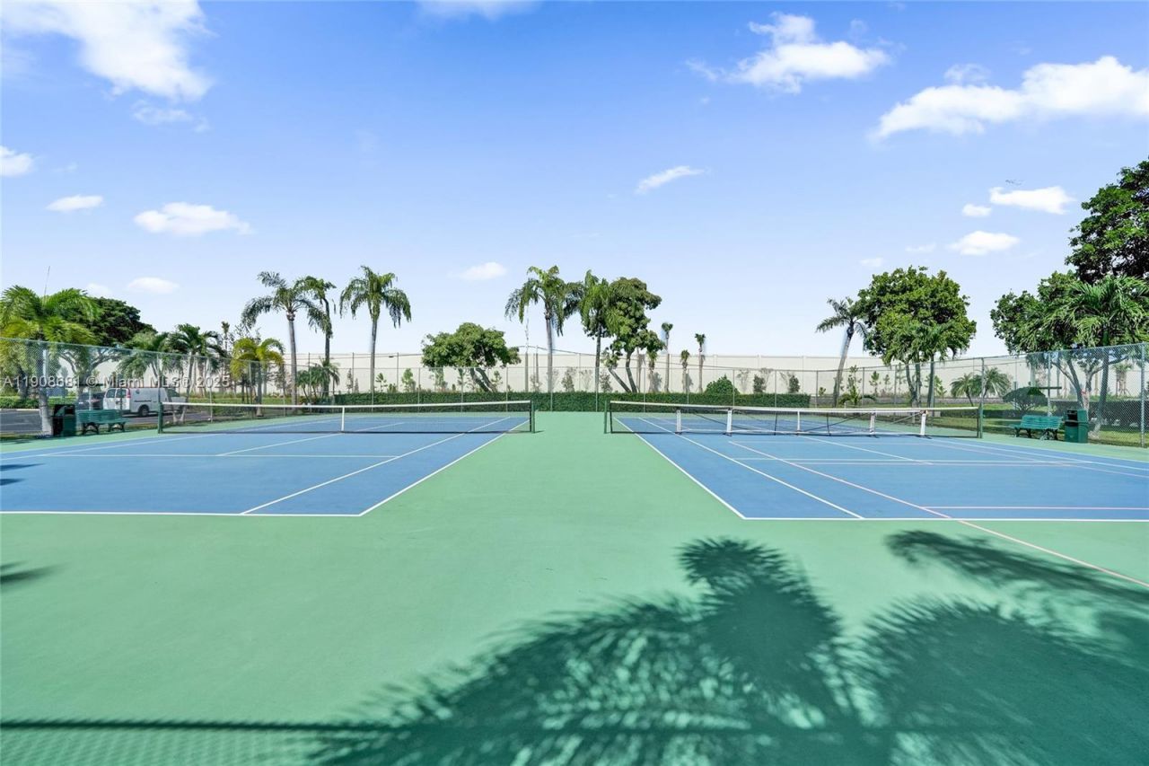 2220 N Cypress Bend Dr, Unit 310, Pompano Beach, FL 33069 Photo