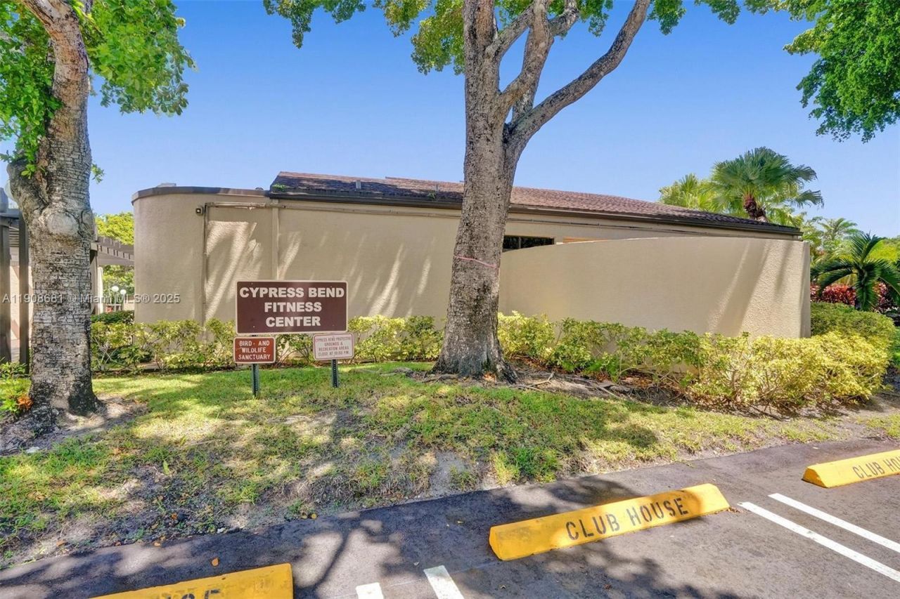 2220 N Cypress Bend Dr, Unit 310, Pompano Beach, FL 33069 Photo