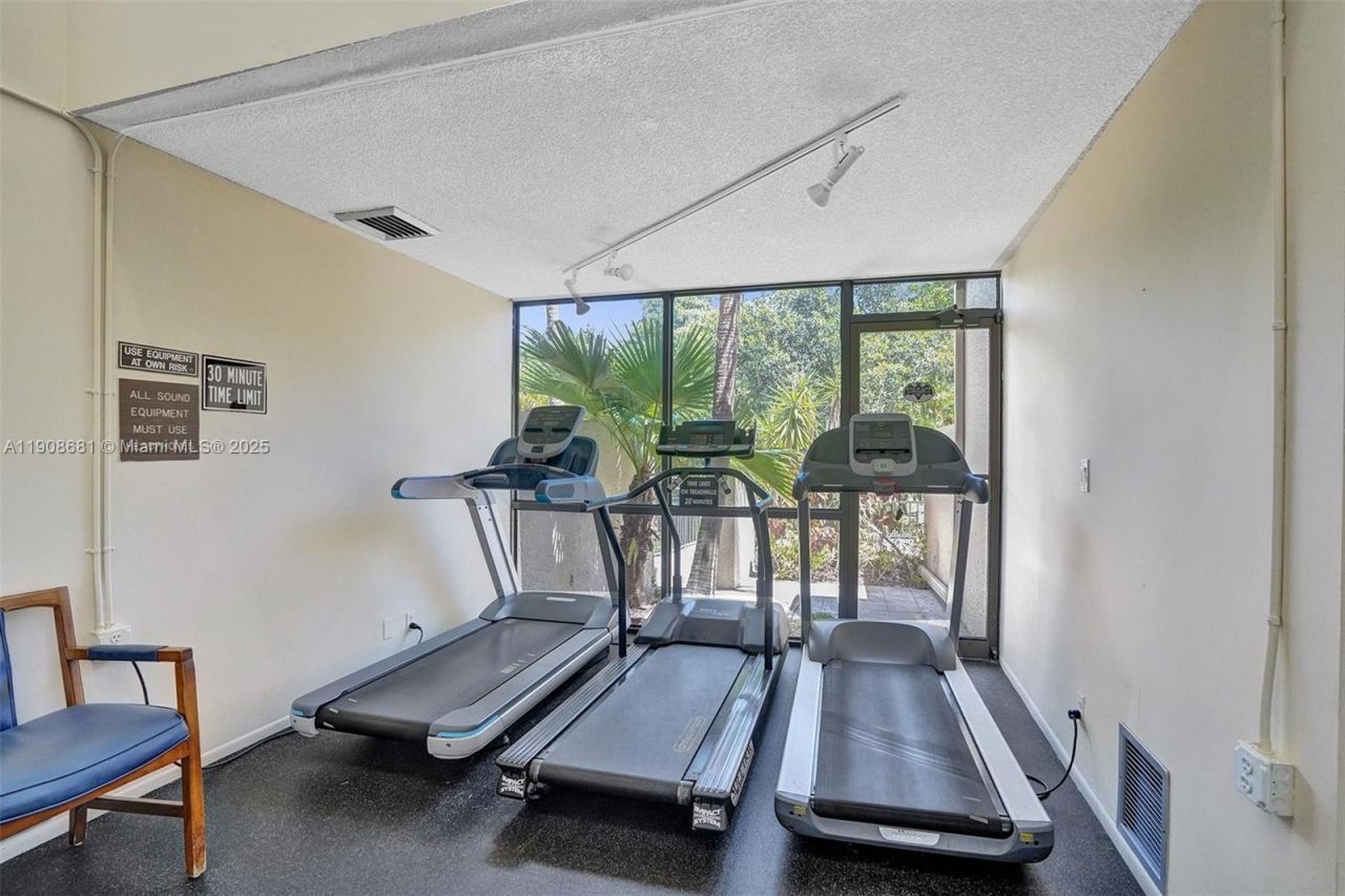2220 N Cypress Bend Dr, Unit 310, Pompano Beach, FL 33069 Photo