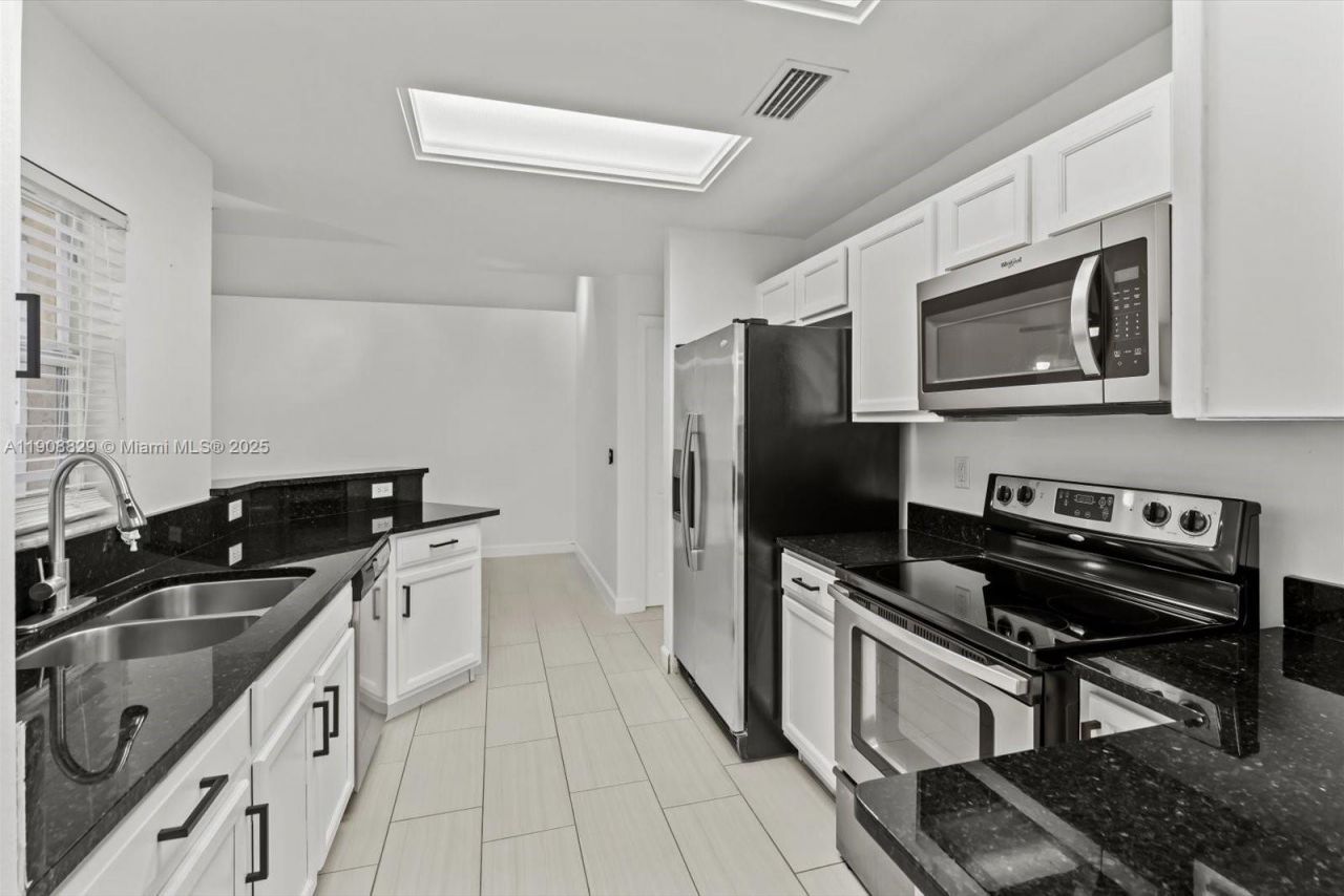 1392 SW Sudder Ave, Port Saint Lucie, FL 34953 Photo