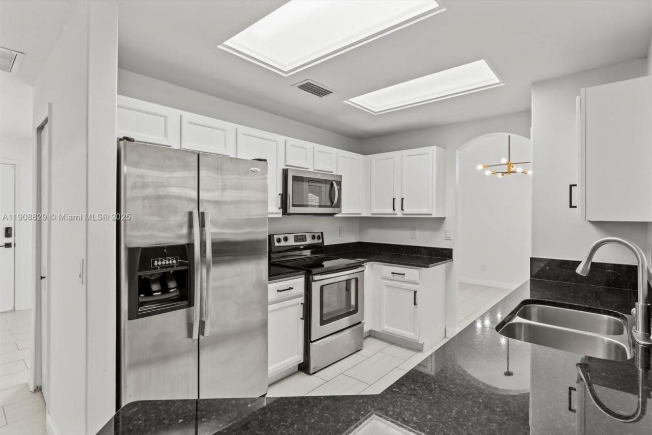 1392 SW Sudder Ave, Port Saint Lucie, FL 34953 Photo