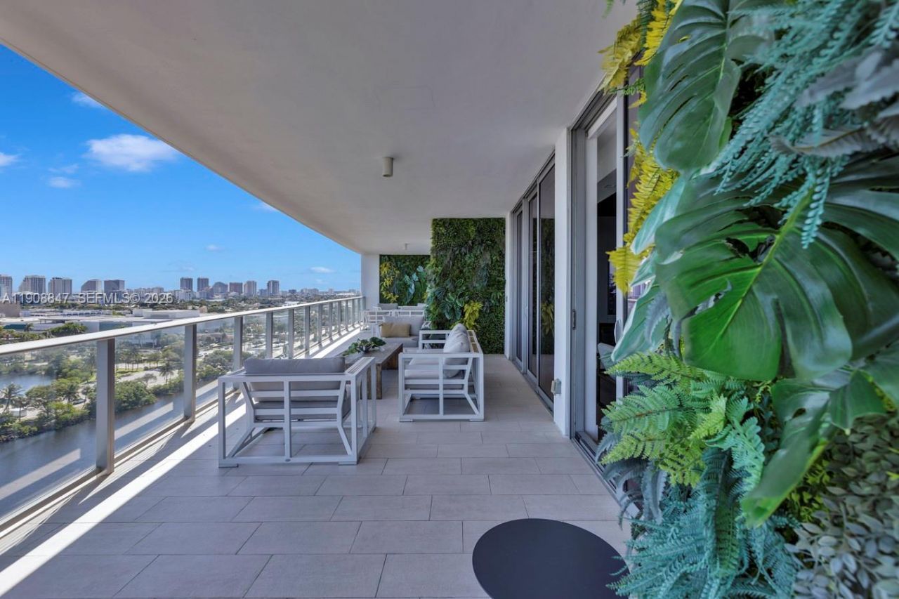 1180 N Federal Hwy, Unit PH-1602, Fort Lauderdale, FL 33304 Photo