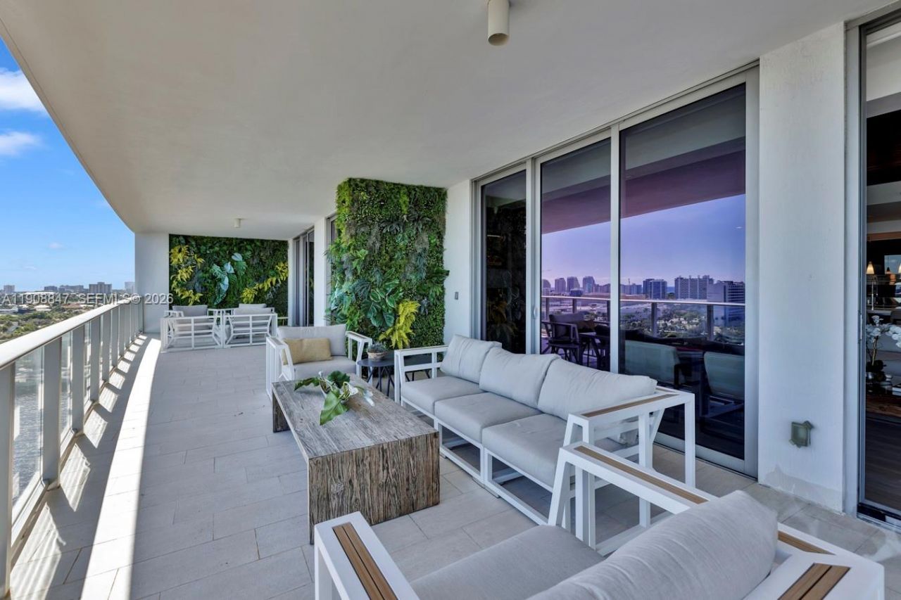 1180 N Federal Hwy, Unit PH-1602, Fort Lauderdale, FL 33304 Photo