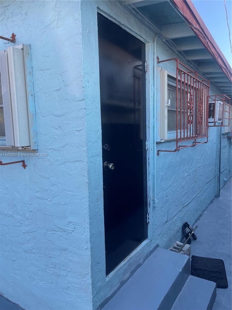 1832 SW 3rd St, Miami, FL 33135 Photo