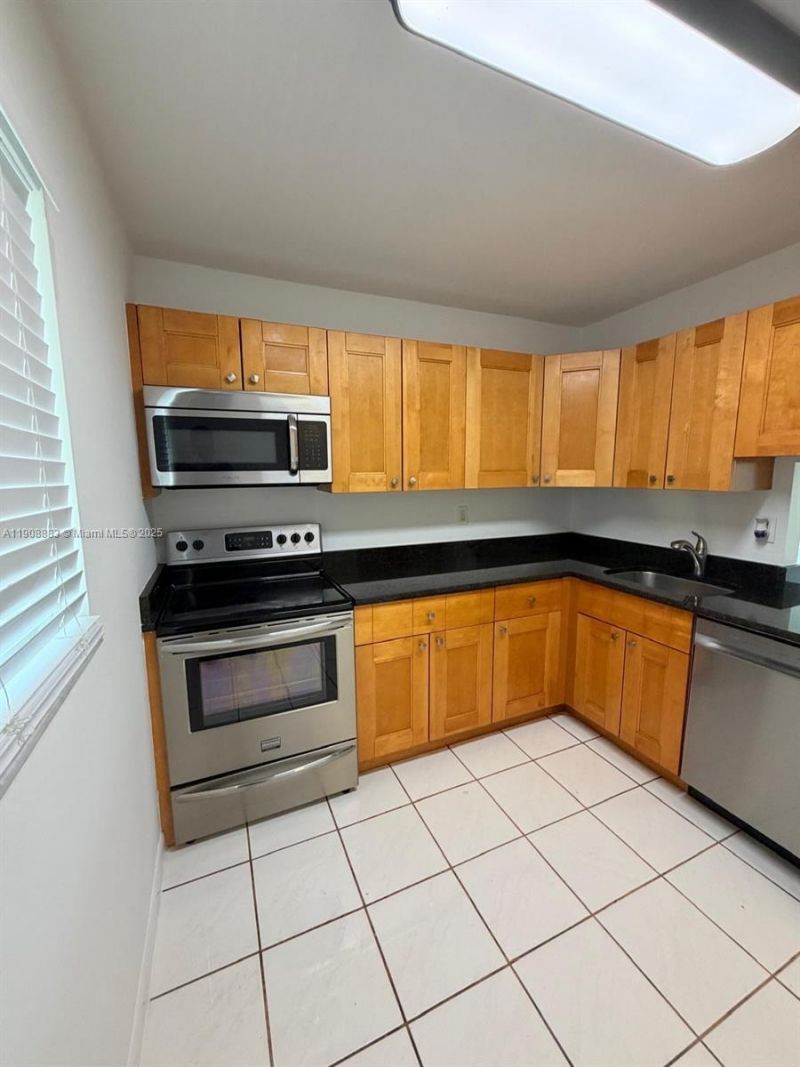 7815 Camino Real, Unit I 314, Miami, FL 33143 Photo