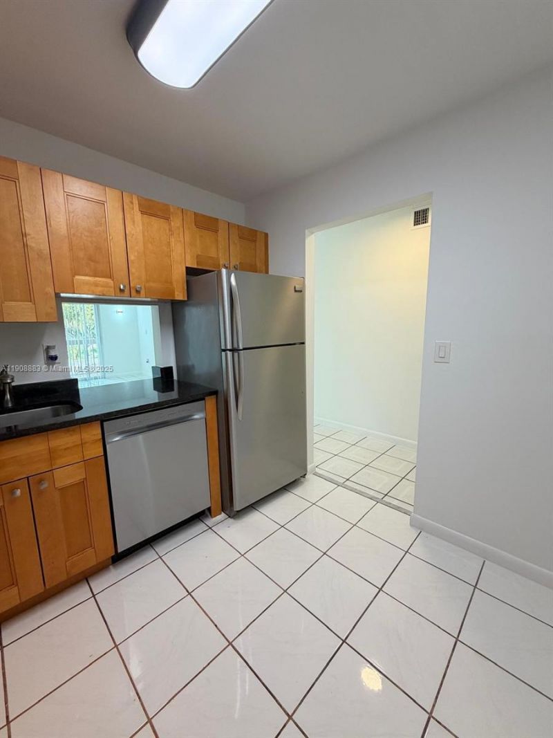 7815 Camino Real, Unit I 314, Miami, FL 33143 Photo
