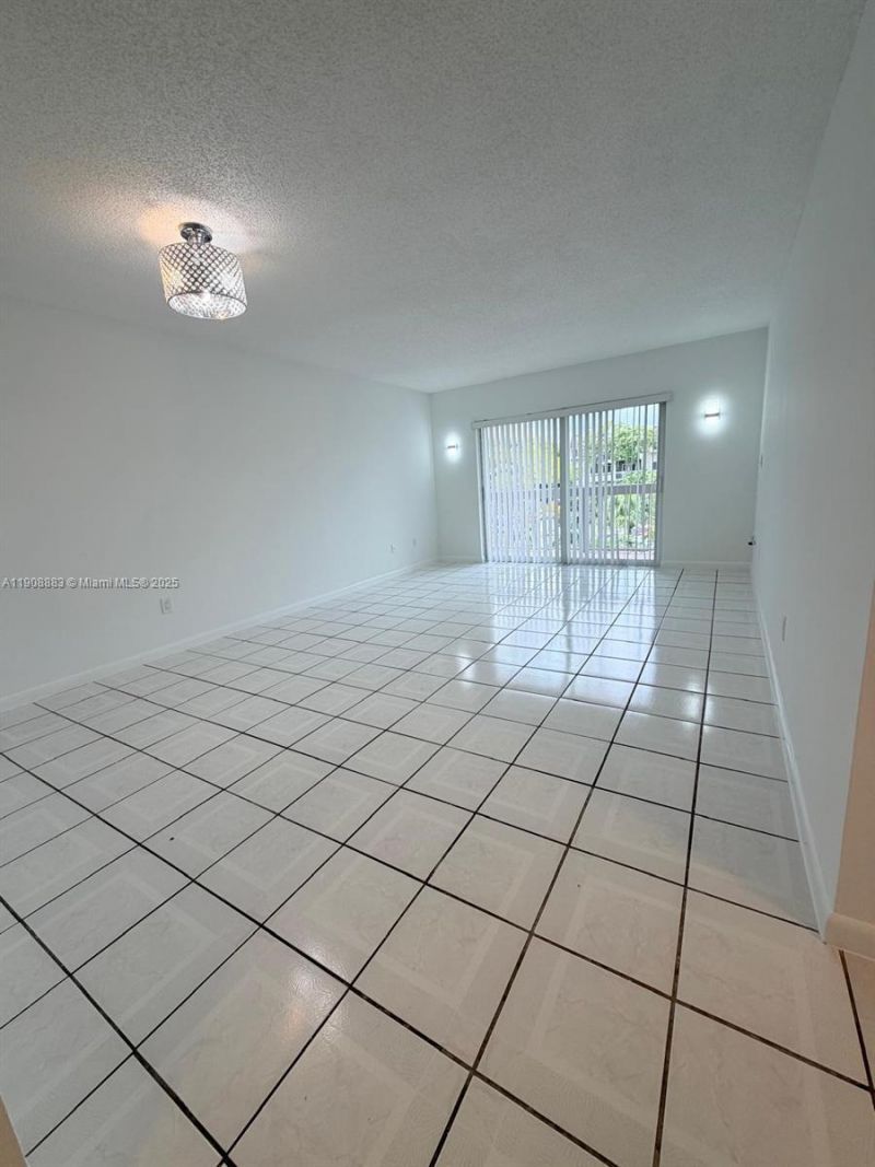 7815 Camino Real, Unit I 314, Miami, FL 33143 Photo