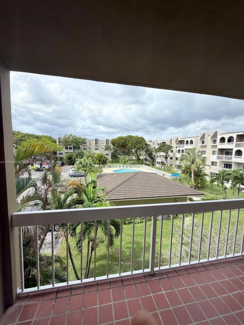 7815 Camino Real, Unit I 314, Miami, FL 33143 Photo