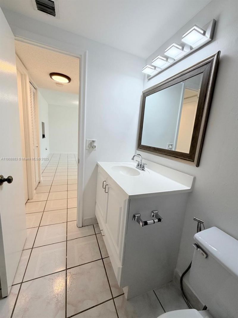 7815 Camino Real, Unit I 314, Miami, FL 33143 Photo