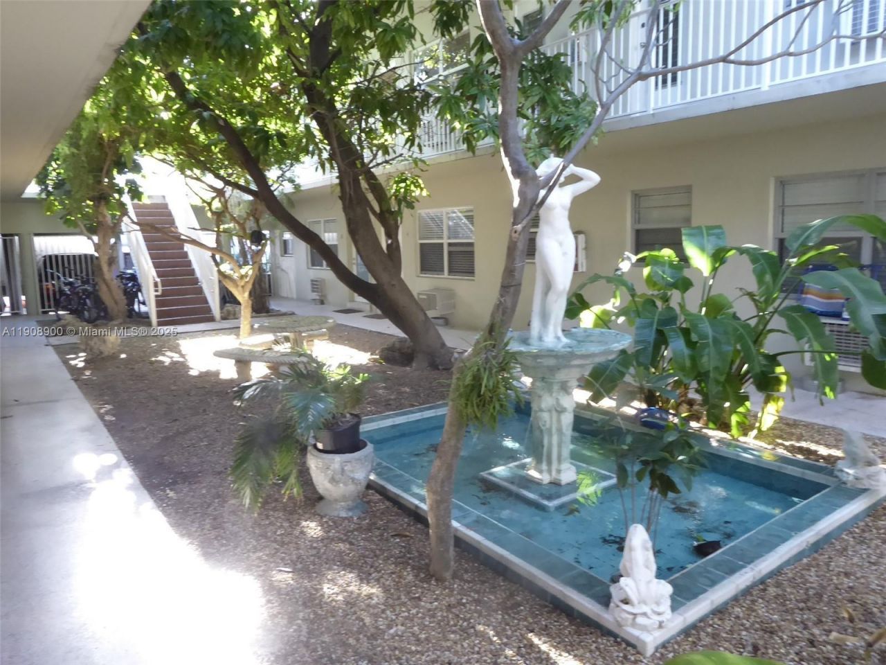 101 Collins Ave, Unit 2, Miami Beach, FL 33139 Photo