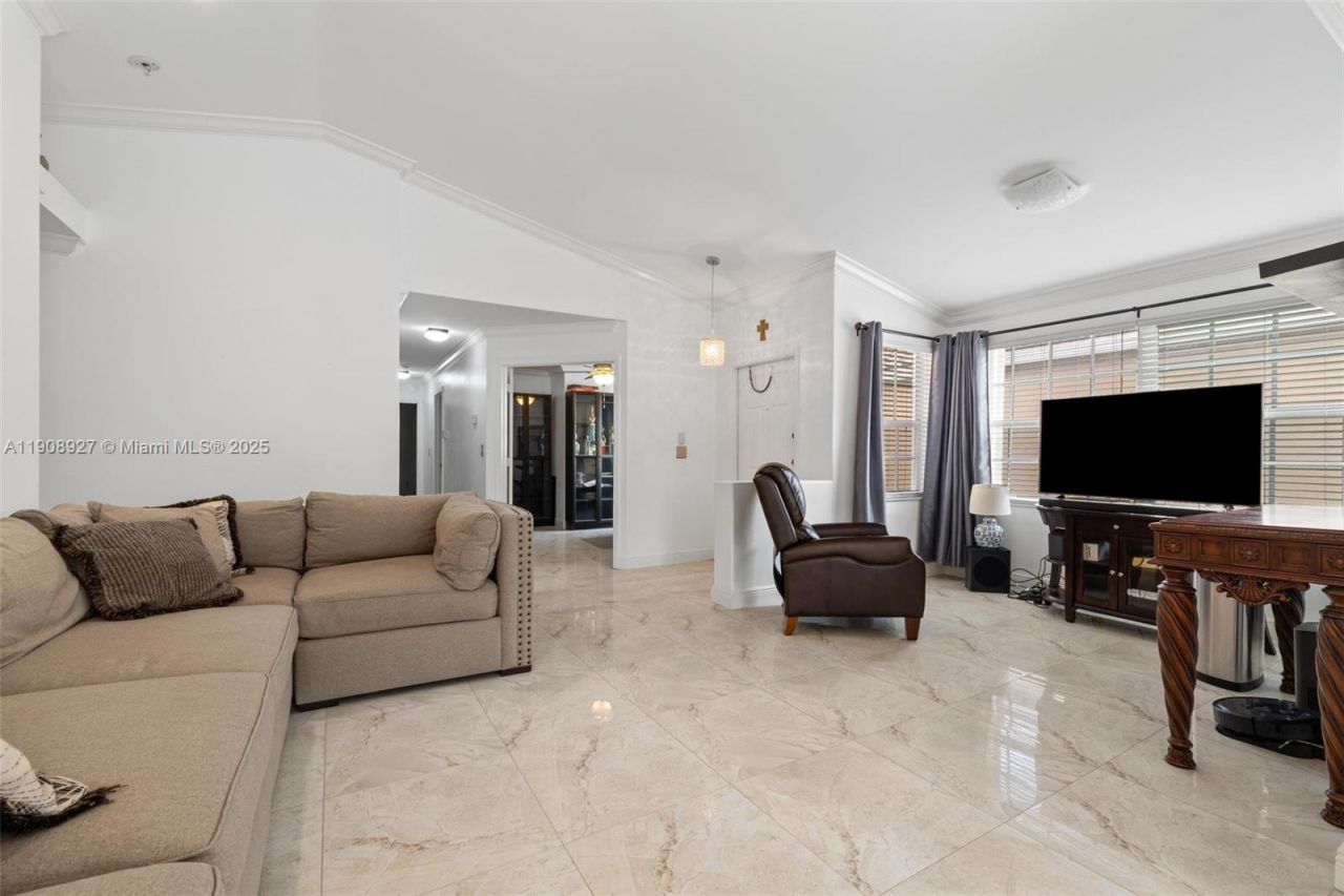 15624 NW 12th Rd, Pembroke Pines, FL 33028 Photo