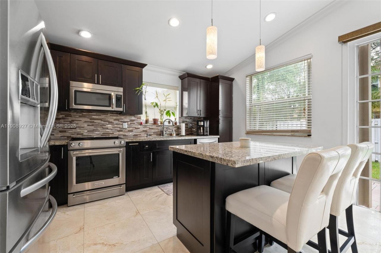 15624 NW 12th Rd, Pembroke Pines, FL 33028 Photo