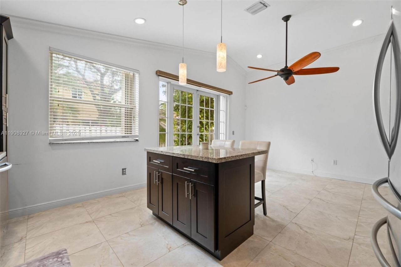 15624 NW 12th Rd, Pembroke Pines, FL 33028 Photo