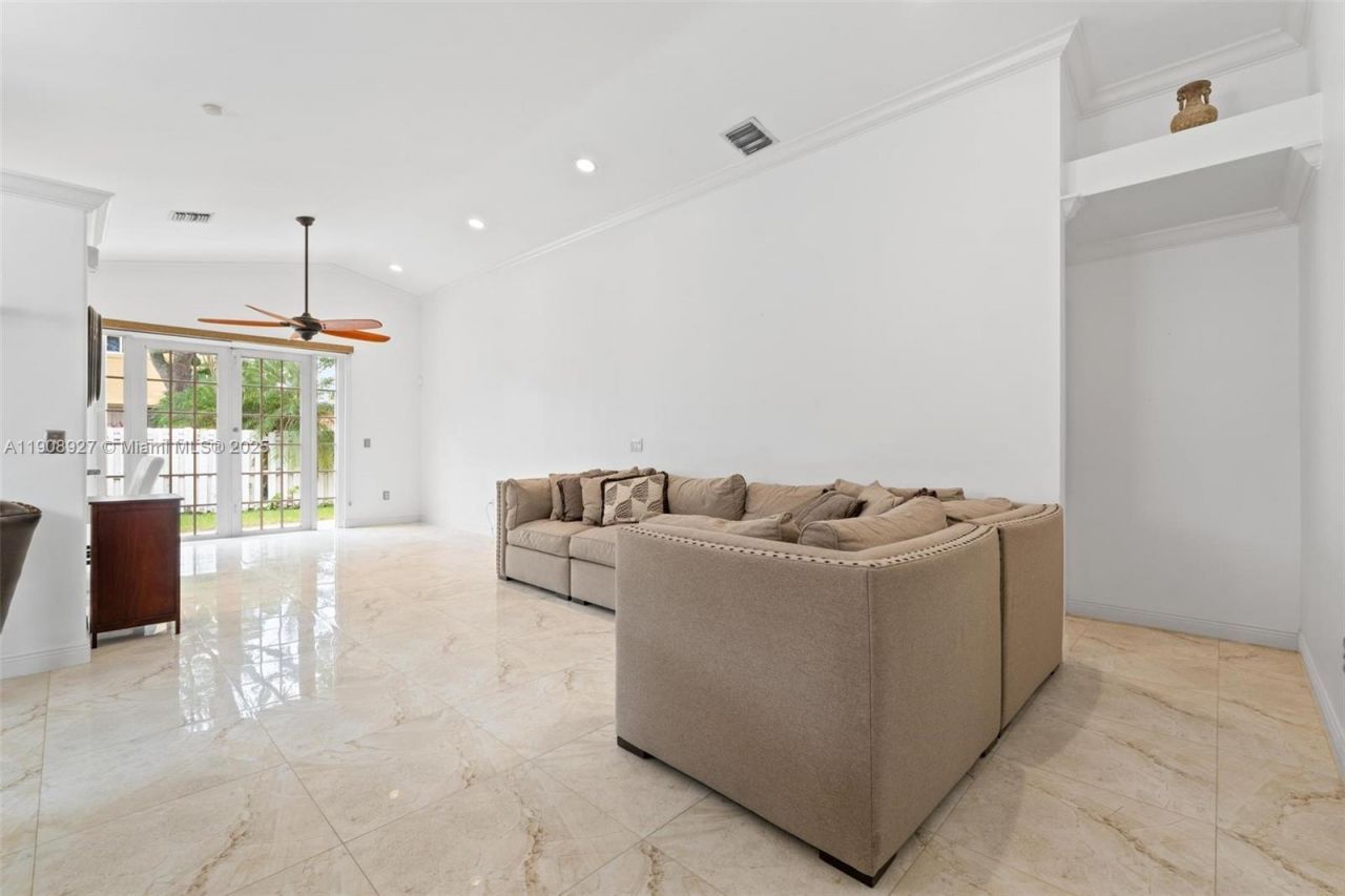 15624 NW 12th Rd, Pembroke Pines, FL 33028 Photo