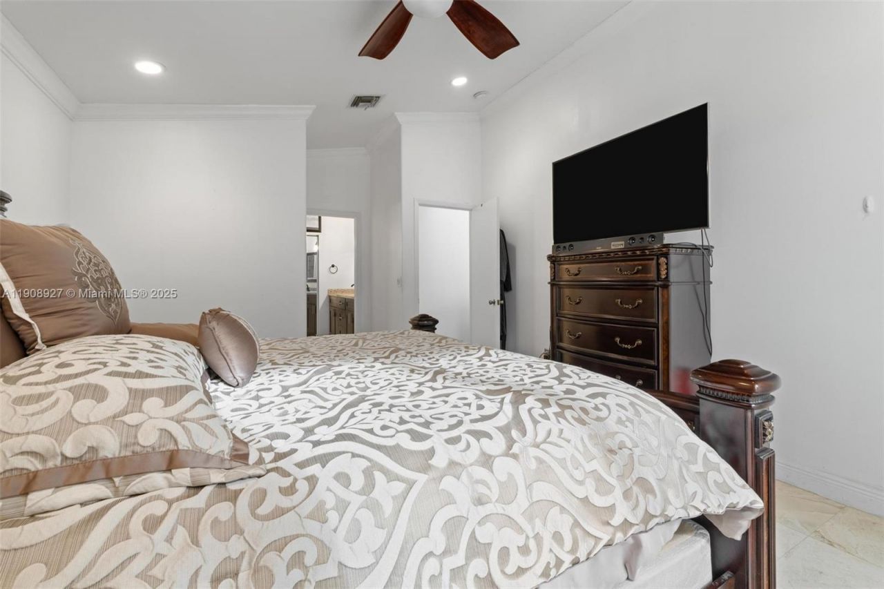 15624 NW 12th Rd, Pembroke Pines, FL 33028 Photo