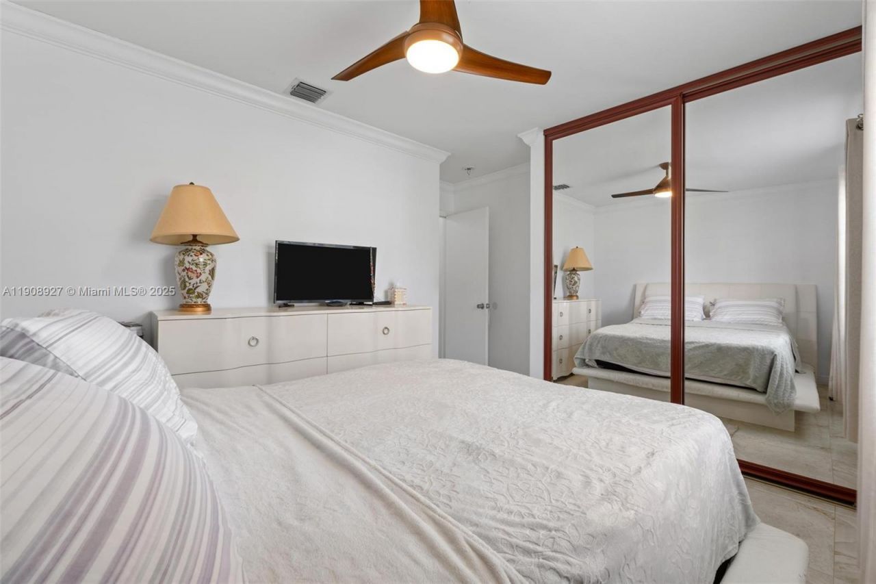 15624 NW 12th Rd, Pembroke Pines, FL 33028 Photo