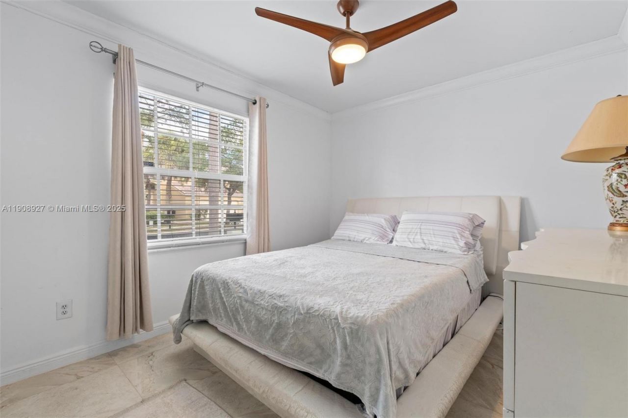 15624 NW 12th Rd, Pembroke Pines, FL 33028 Photo