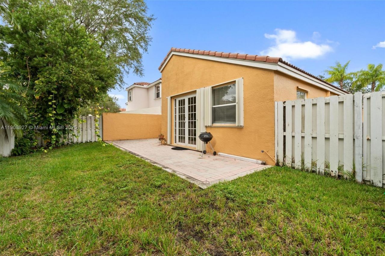 15624 NW 12th Rd, Pembroke Pines, FL 33028 Photo