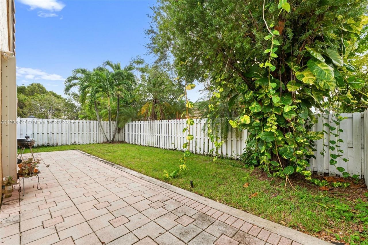 15624 NW 12th Rd, Pembroke Pines, FL 33028 Photo