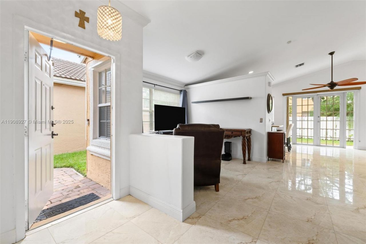 15624 NW 12th Rd, Pembroke Pines, FL 33028 Photo