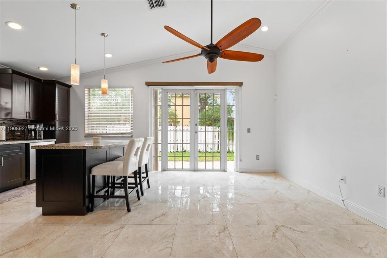 15624 NW 12th Rd, Pembroke Pines, FL 33028 Photo