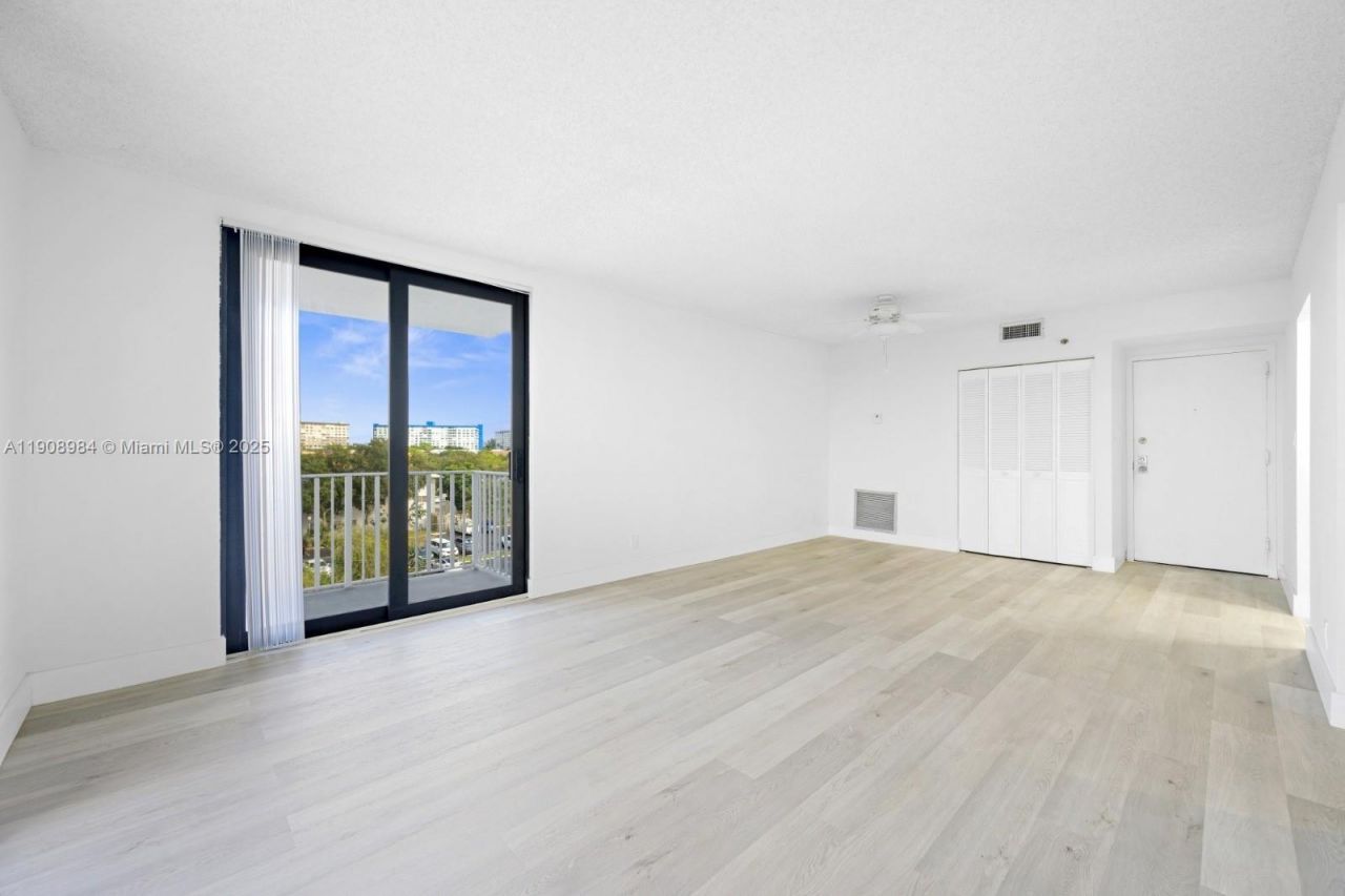 Please Call For Address, Unit 515, Hollywood, FL 33021 Photo