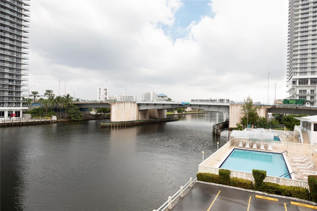 1817 S Ocean Dr, Unit 320, Hallandale Beach, FL 33009 Photo