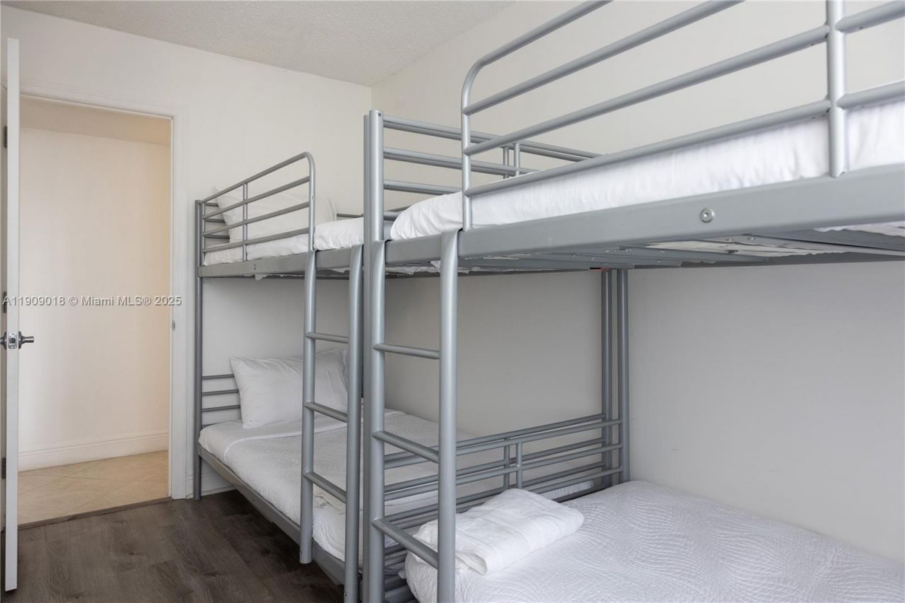 1817 S Ocean Dr, Unit 320, Hallandale Beach, FL 33009 Photo