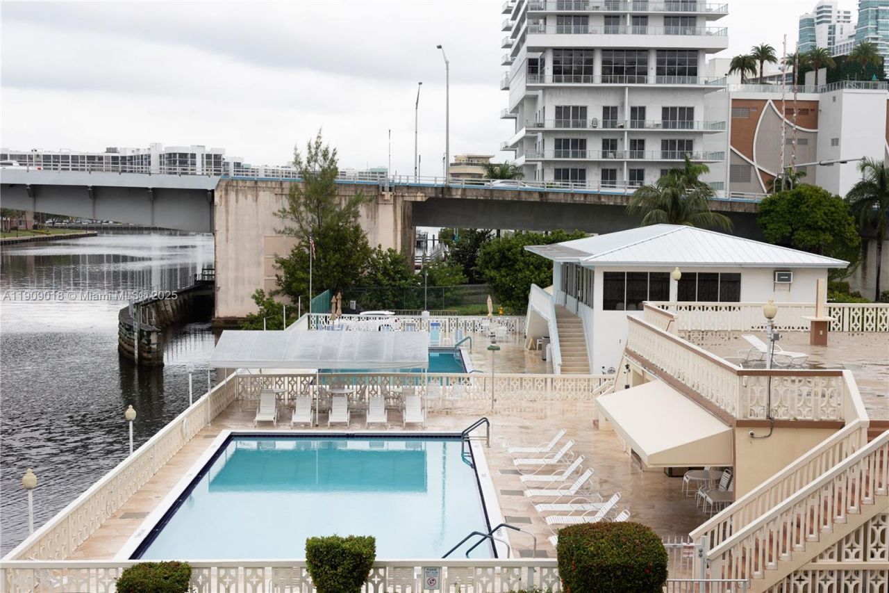 1817 S Ocean Dr, Unit 320, Hallandale Beach, FL 33009 Photo