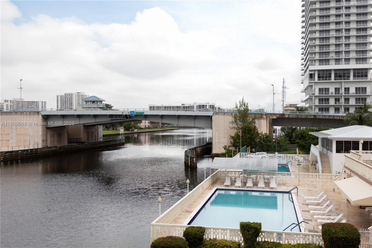 1817 S Ocean Dr, Unit 320, Hallandale Beach, FL 33009 Photo