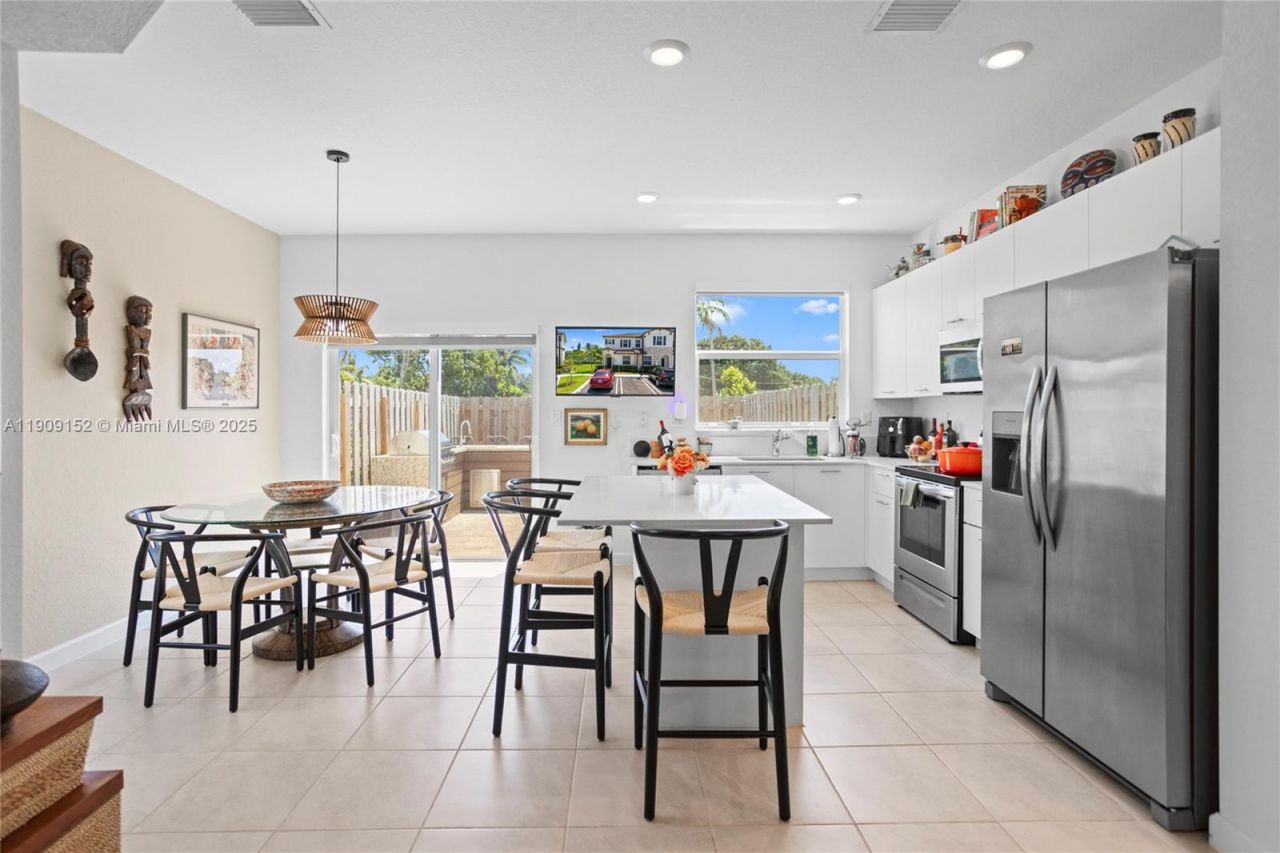 12317 NW 23rd Ct, Miami, FL 33167 Photo