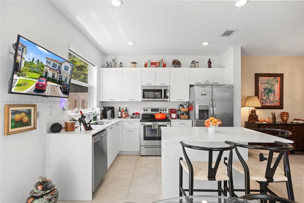 12317 NW 23rd Ct, Miami, FL 33167 Photo