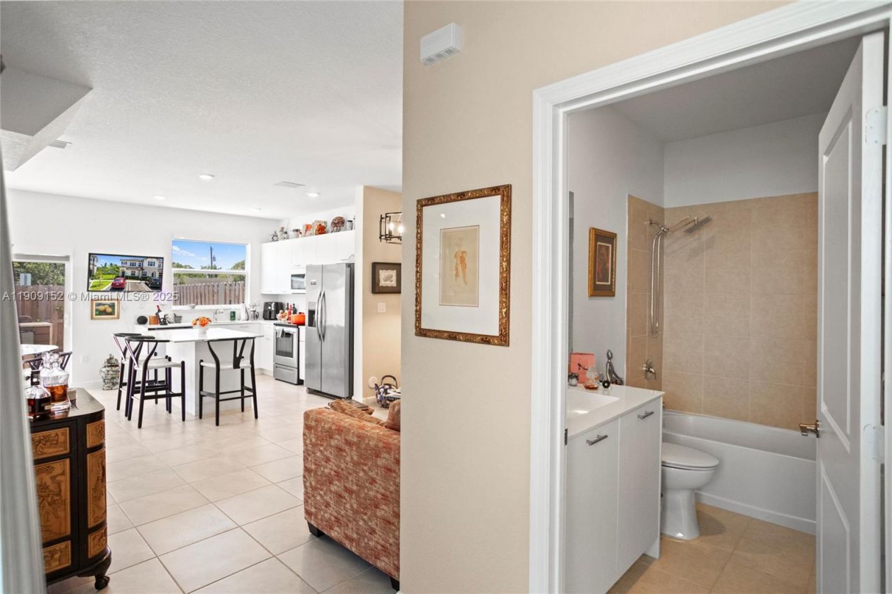 12317 NW 23rd Ct, Miami, FL 33167 Photo