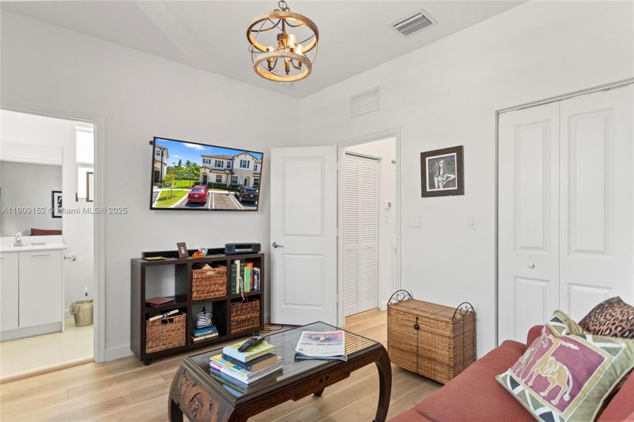 12317 NW 23rd Ct, Miami, FL 33167 Photo