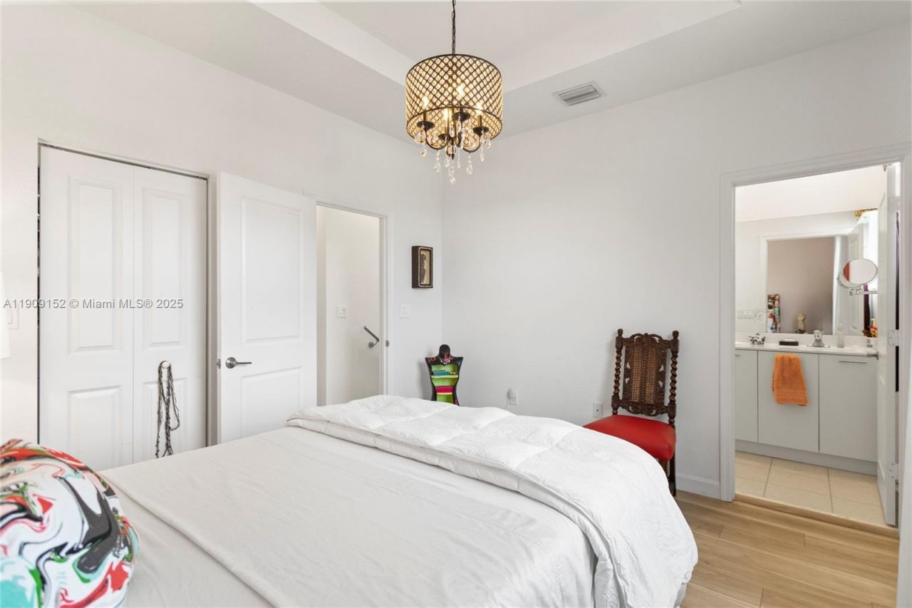 12317 NW 23rd Ct, Miami, FL 33167 Photo