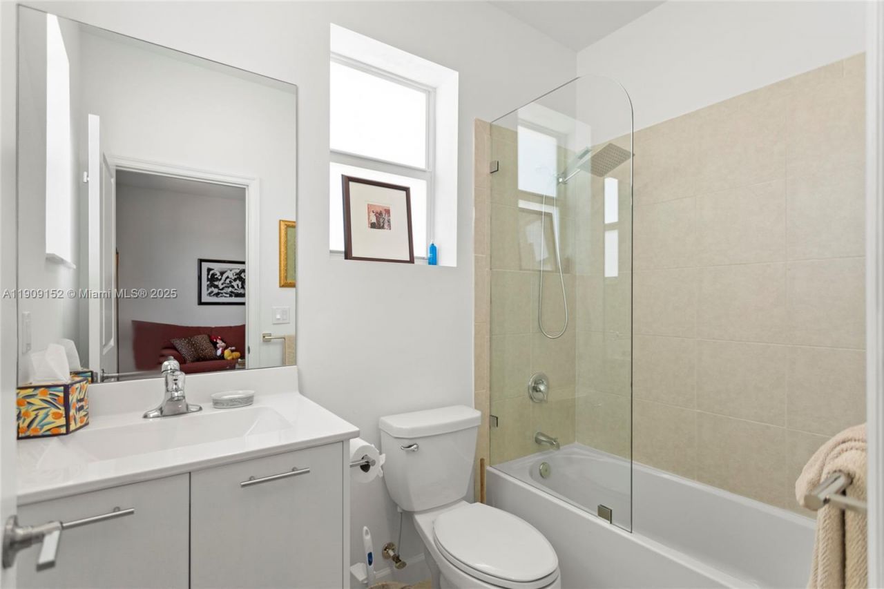 12317 NW 23rd Ct, Miami, FL 33167 Photo