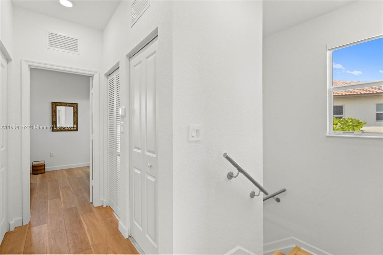 12317 NW 23rd Ct, Miami, FL 33167 Photo