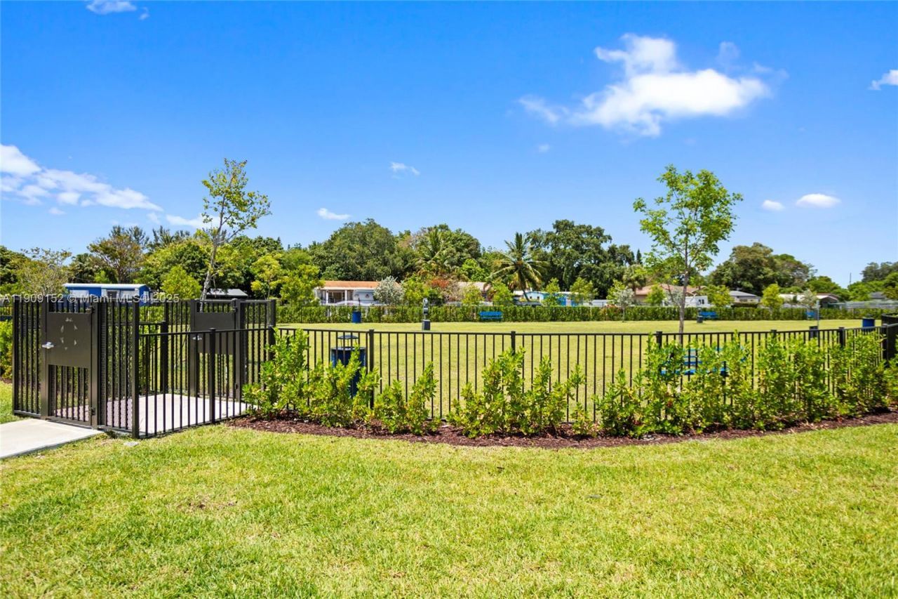 12317 NW 23rd Ct, Miami, FL 33167 Photo