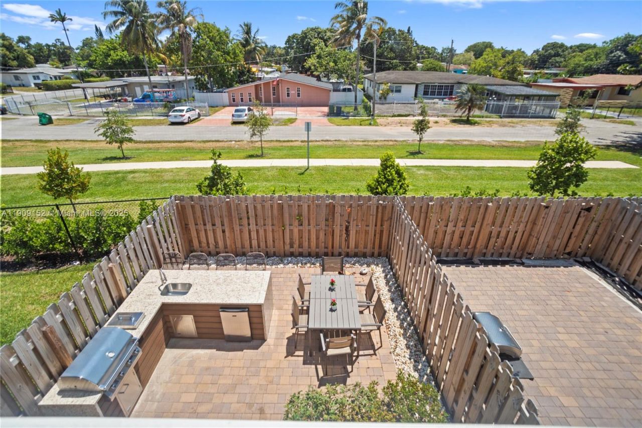 12317 NW 23rd Ct, Miami, FL 33167 Photo