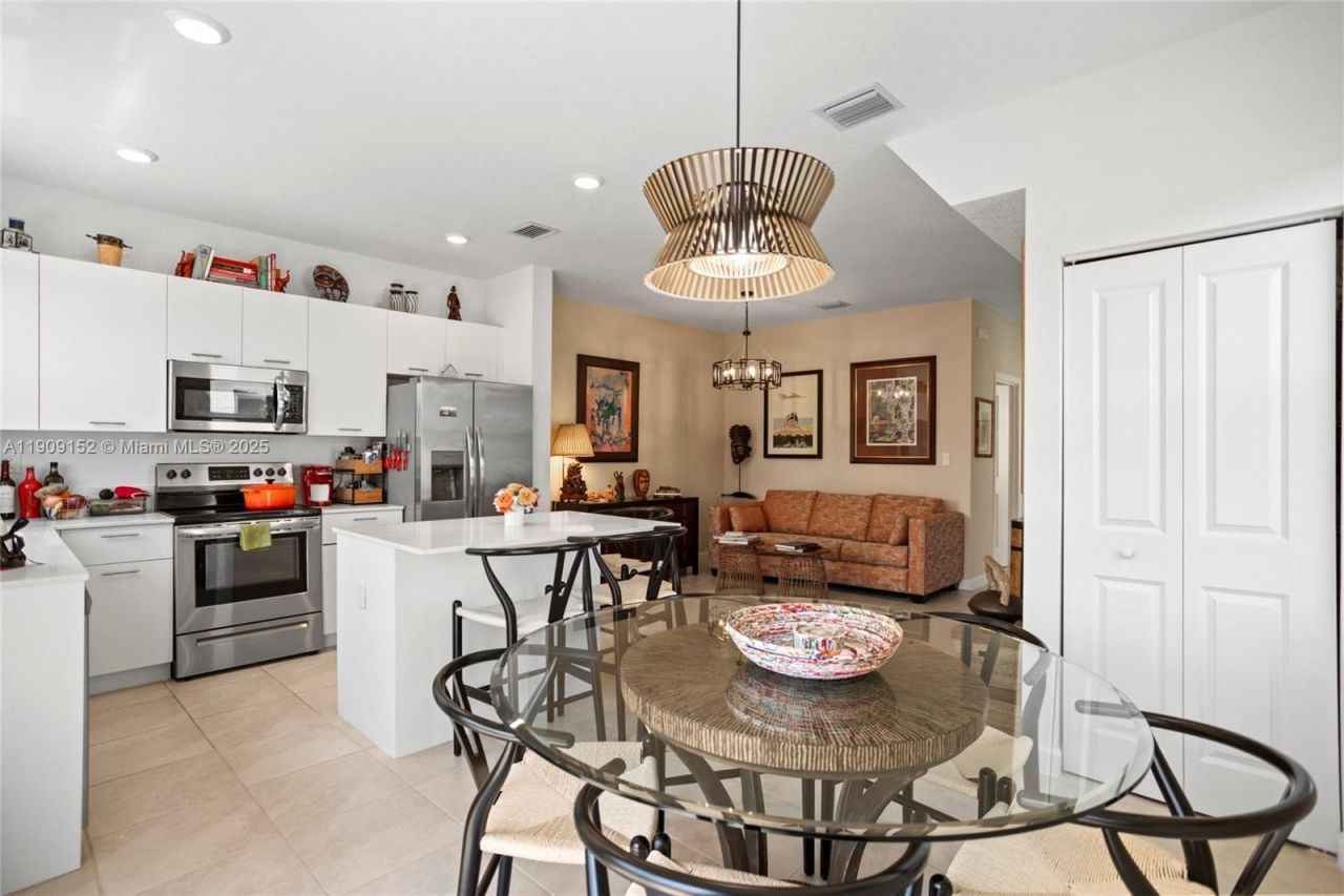 12317 NW 23rd Ct, Miami, FL 33167 Photo