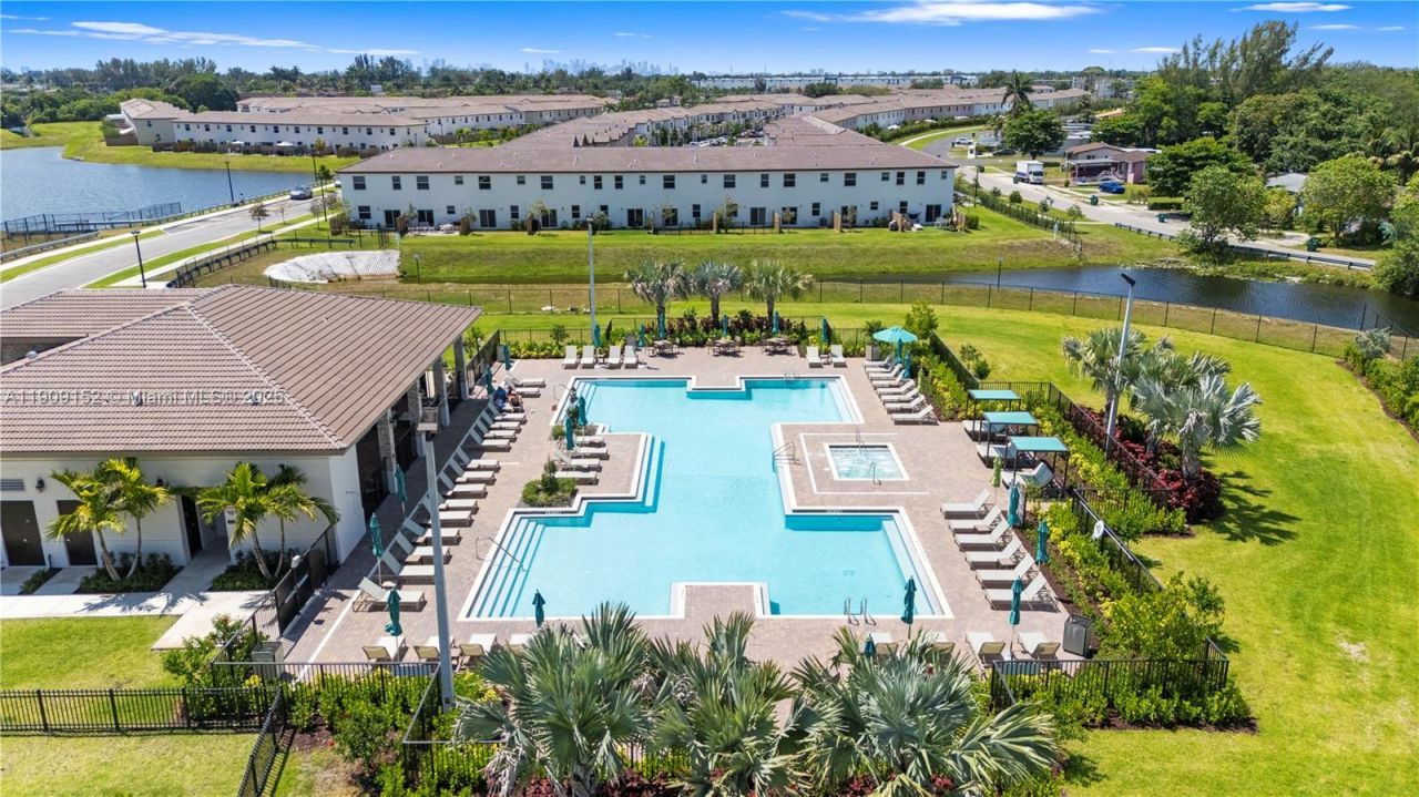 12317 NW 23rd Ct, Miami, FL 33167 Photo