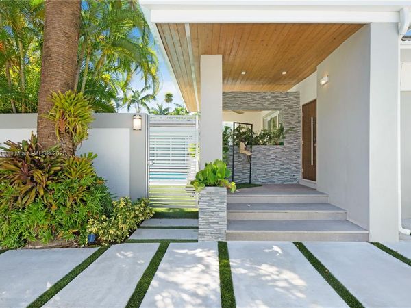 1616 S Bayshore Dr, Miami, FL 33133