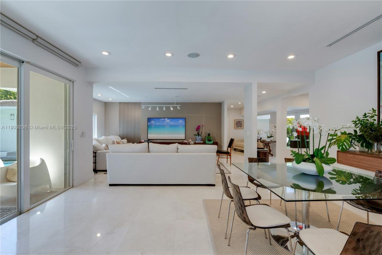 1616 S Bayshore Dr, Miami, FL 33133 Photo