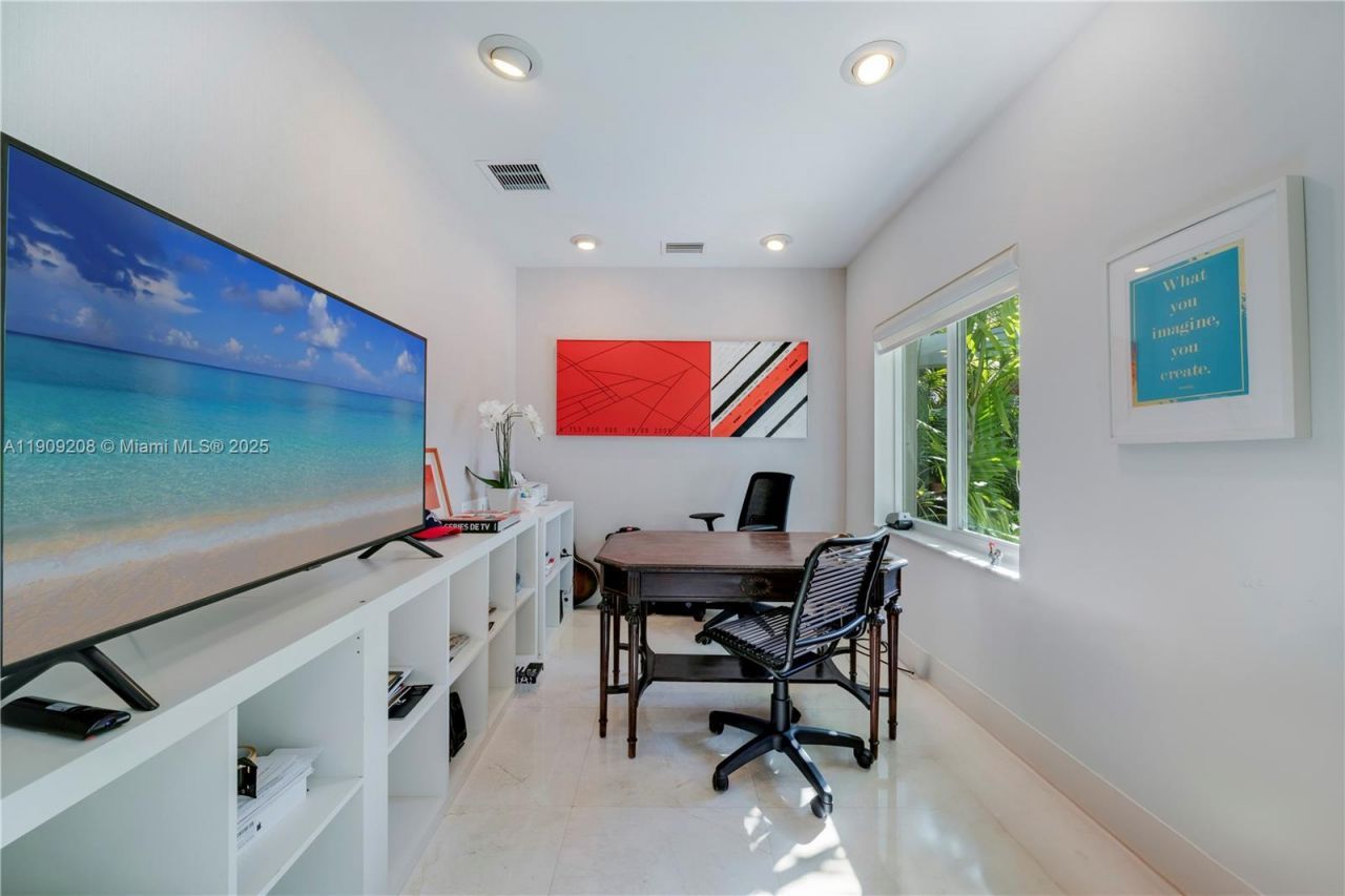 1616 S Bayshore Dr, Miami, FL 33133 Photo