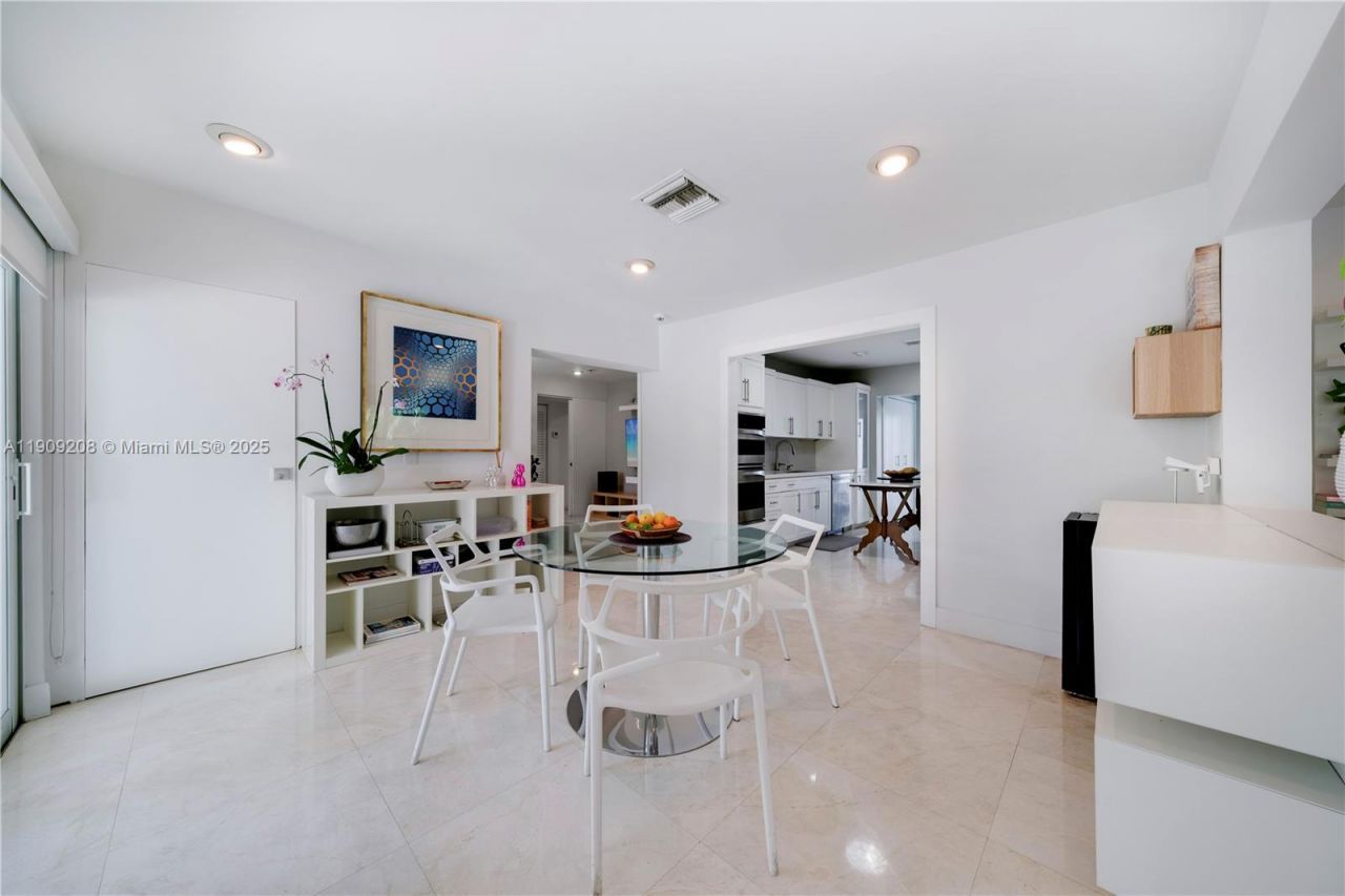 1616 S Bayshore Dr, Miami, FL 33133 Photo