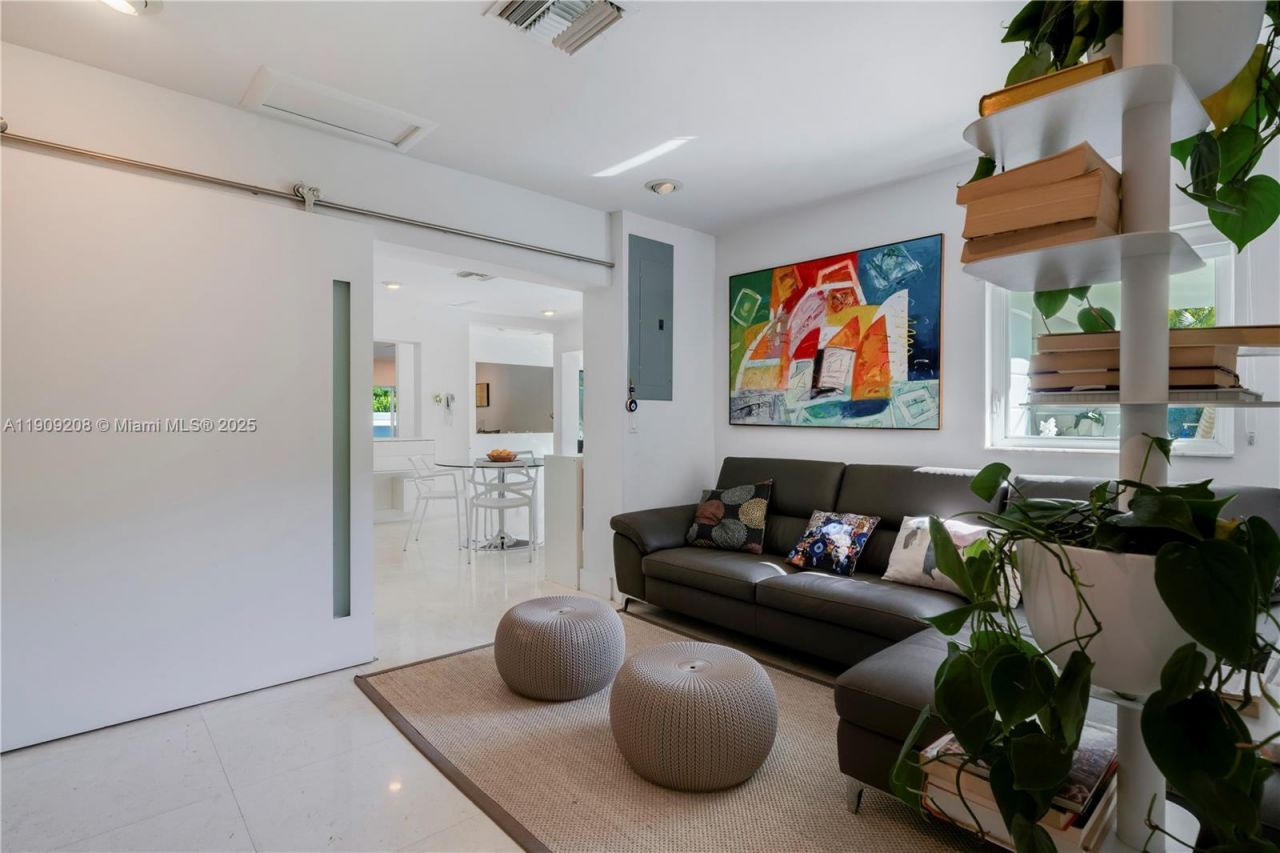 1616 S Bayshore Dr, Miami, FL 33133 Photo