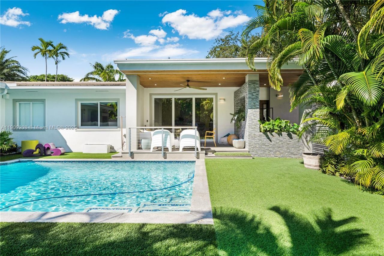 1616 S Bayshore Dr, Miami, FL 33133 Photo