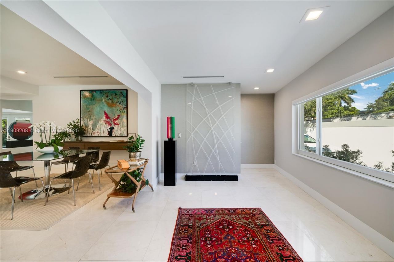 1616 S Bayshore Dr, Miami, FL 33133 Photo