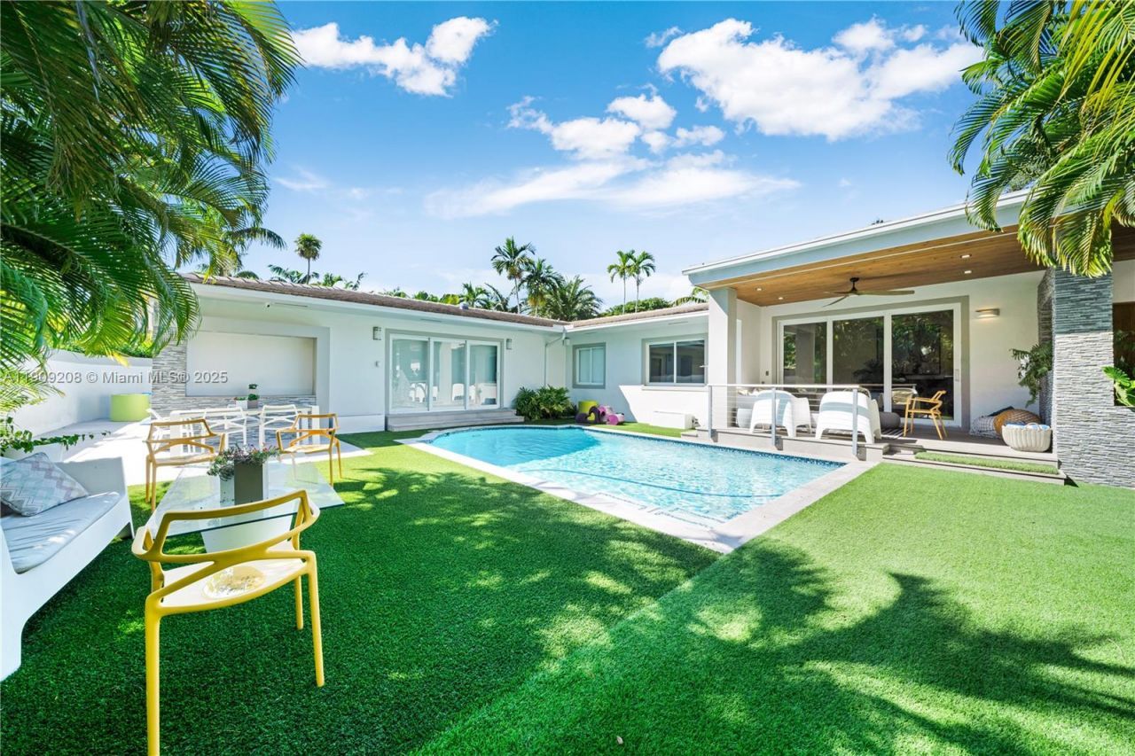 1616 S Bayshore Dr, Miami, FL 33133 Photo