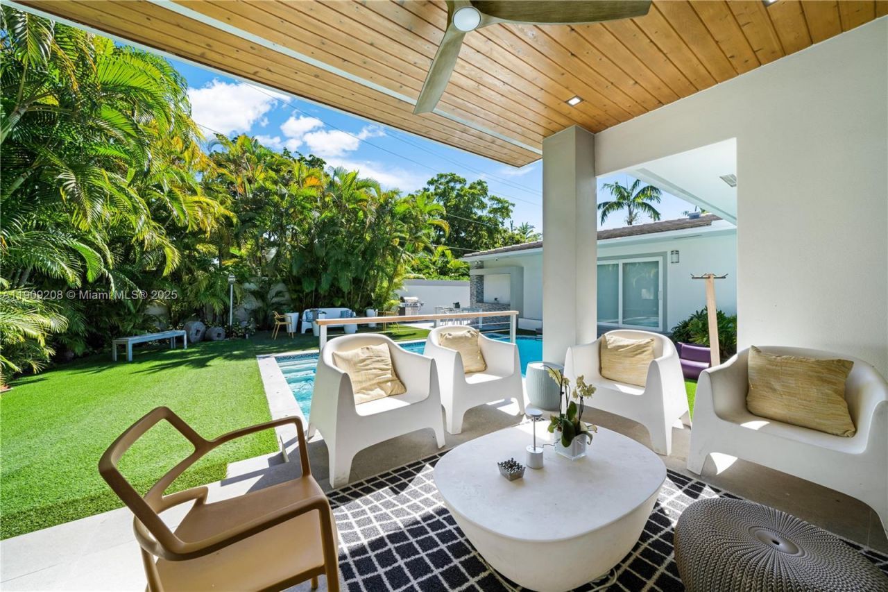 1616 S Bayshore Dr, Miami, FL 33133 Photo